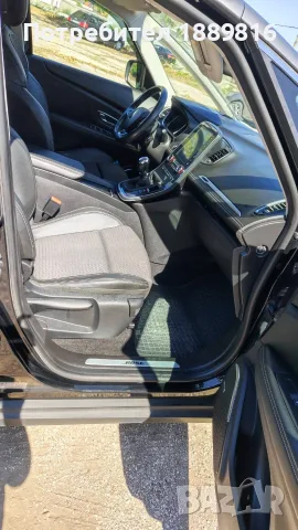 Renault Scenic 1,6 dCi 130 k.s., снимка 9 - Автомобили и джипове - 56117048