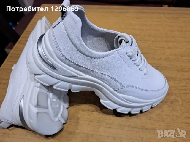 Продавам спортни бели обувки/маратонки/, естествена кожа отвън и вътре. Неразличими от нови, снимка 6 - Дамски ежедневни обувки - 47558075
