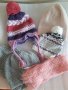 Лот от шапки за момиче, до 15г., снимка 1 - Шапки, шалове и ръкавици - 39646849
