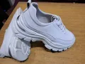 Продавам спортни бели обувки/маратонки/, естествена кожа отвън и вътре. Неразличими от нови, снимка 6