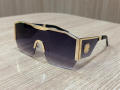 Мъжки слънчеви очила с черни стъкла и златни елементи, снимка 1