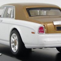 Rolls-Royce Phantom "Middle east special" 2010 White and Gold - мащаб 1:43 на IXO моделът е нов, снимка 5 - Колекции - 31644694