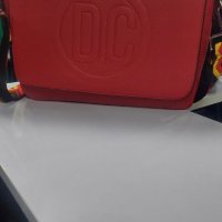 Дамска червена чанта, снимка 2 - Чанти - 42317084