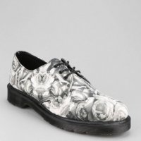 Dr.Martens Lester Skull & Roses-флорални обувки, снимка 1 - Дамски ежедневни обувки - 30235740