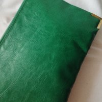 Дамски клъч насителн зелен цввят и метални орнаменти, снимка 3 - Чанти - 38081458