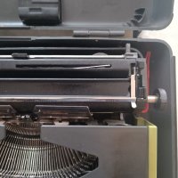 Пишеща машина Хеброс 1300 Ф, снимка 9 - Антикварни и старинни предмети - 40148360