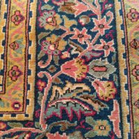 Персийски килим , снимка 2 - Антикварни и старинни предмети - 30573199