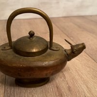 Античен меден чайник, бик– малък, масивен!, снимка 1 - Антикварни и старинни предмети - 44248243