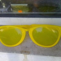 Големи рекламни слънчеви очила, снимка 1 - Други ценни предмети - 36837923