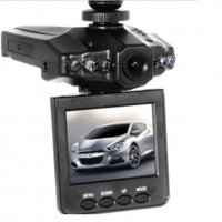 Цифрова видеокамера за кола Grundig HD 720P, снимка 1 - Камери - 39615072