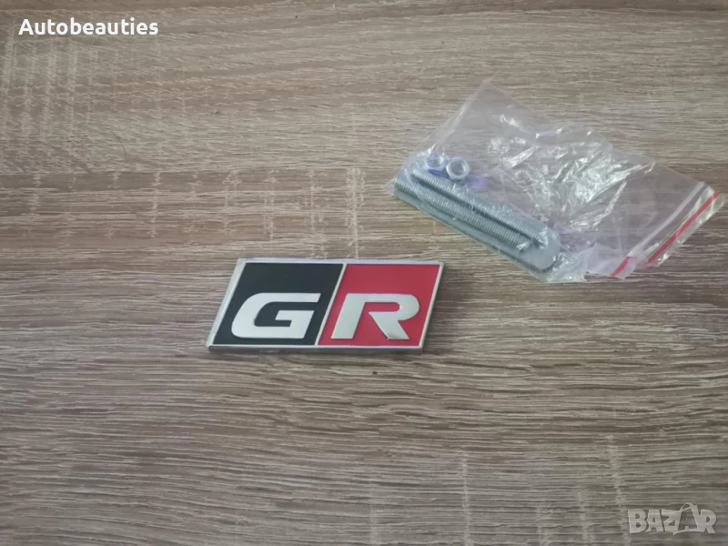 сребристо с червено емблема за решетка Toyota GR, снимка 1