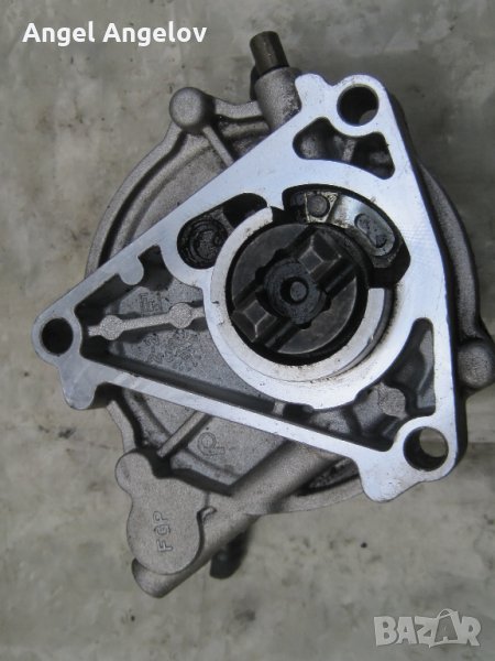 Вакуум помпа 55205444 Pierbburg 729053030103 Opel Zafira Vectra C 1,9 tdci Fiat Grande Multijet , снимка 1