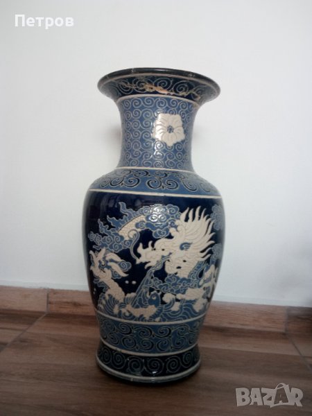 Продавам голяма,стара и красива, китайска ваза(гърловината-забележка), снимка 1
