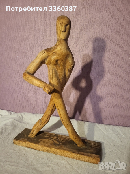 голяма дървена статуя, снимка 1