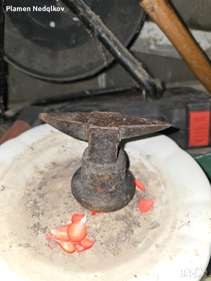 Бижутерска малка наковалня., снимка 1