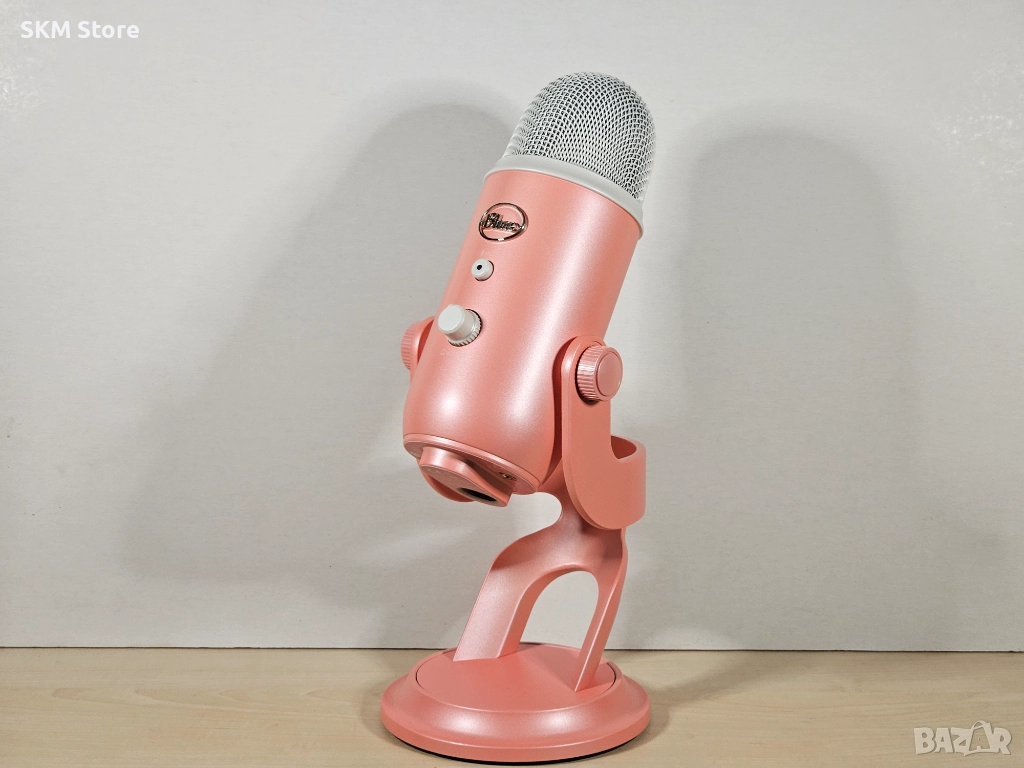 Logitech Blue Yeti USB микрофон с чист звук и професионално присъствие, снимка 1