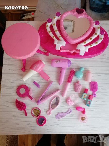 Тоалетка със столче и аксесоари, снимка 1