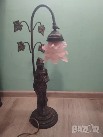 Барокова настолна лампа