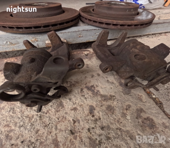 Задни спирачни апарати от VW T5, снимка 2 - Части - 51943805