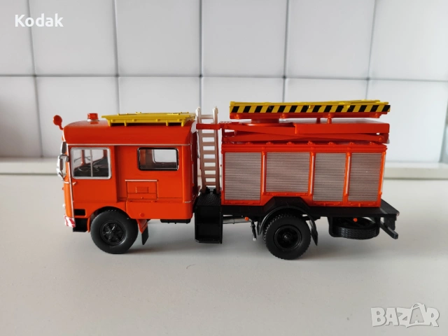 Skoda LIAZ 706 RT сервизна 1969 - мащаб 1:43 на DeAgostini, снимка 2 - Колекции - 53923260