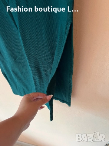 Тъмно зелена рипсена вталена рокля 40 размер 👗Състава е памук и еластант 👗 👗👗👗👗, снимка 3 - Рокли - 52051355