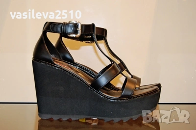 Prada оригинални дамски сандали на платформа , снимка 3 - Сандали - 53892041