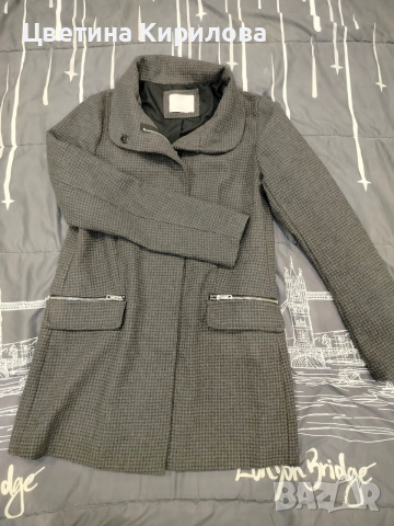 Елегантно дамско палто М/Л размер Bershka