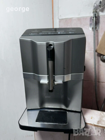 Кафемашина Siemens EQ.3 s 300 - напълно автоматична