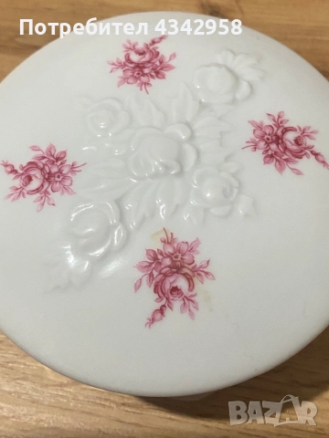 Порцеланова винтидж кутия направена за Avon. 1977г., снимка 3 - Антикварни и старинни предмети - 52425627