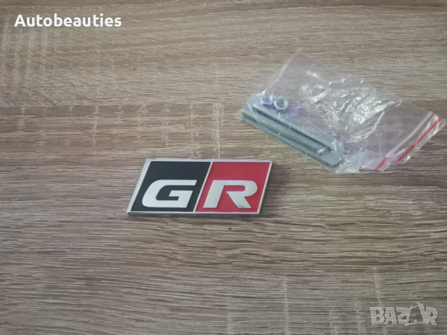 сребристо с червено емблема за решетка Toyota GR