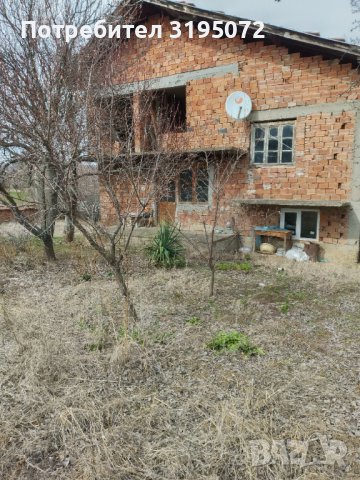 Продавам масивна къща в село Владиня 