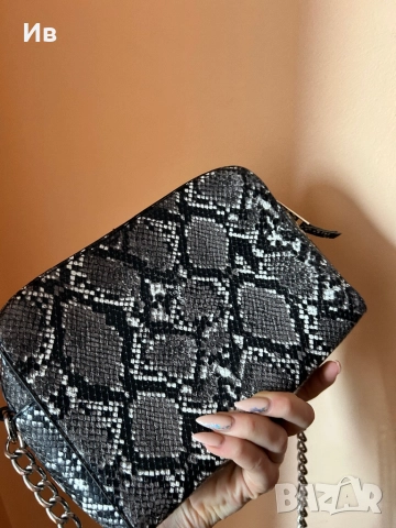 Красива дамска чанта през рамо, снимка 3 - Чанти - 51887183