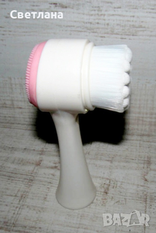 Двустранно почистване на лицето.