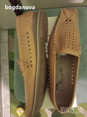 Чисто нови дамски мокасини от естествена кожа