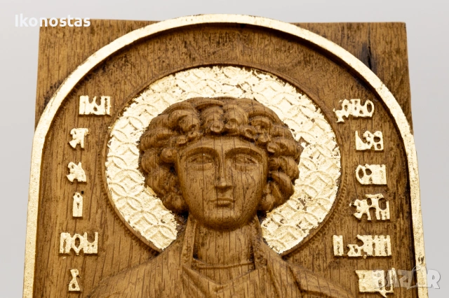 Релефна икона на свети великомъченик Пантелеймон от дъб, снимка 5 - Икони - 53224739