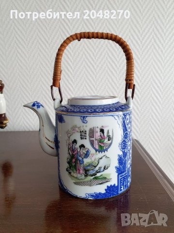 Автентична Фин ЯПОНСКИ  порцелан Каничка за чай.С ГЕЙШИ