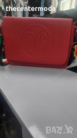 Дамска червена чанта, снимка 2 - Чанти - 42317084