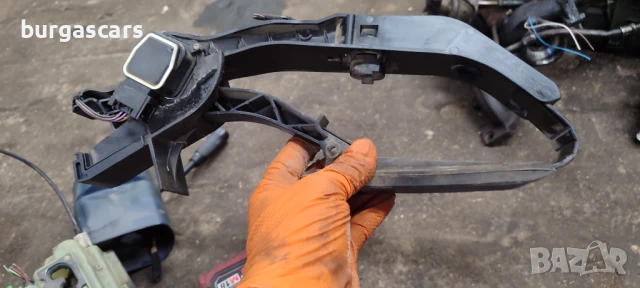 Потенциометър педал газ A 203 300 01 04 Mercedes C220 W203 - 90лв, снимка 2 - Части - 50721544