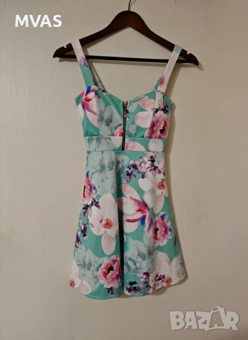 Нова лятна вталена къса рокля S размер флорална рокля с цветя 