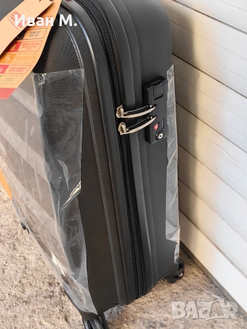Чисто нов куфар American Tourister 55x40x20 см , снимка 5 - Куфари - 53072184