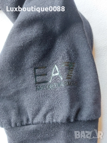 Използвана в отлично състояние блуза Emporio Armani XS, снимка 9 - Блузи - 51946729