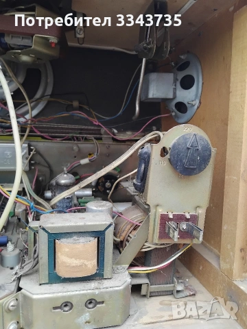 Стар радиограмфон Латвия., снимка 7 - Антикварни и старинни предмети - 54196776