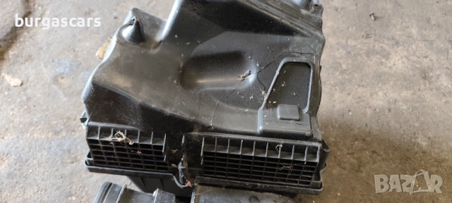 Кутия въздушен филтър Ford Galaxy 1.9-115к.с. AUY, снимка 2 - Части - 54213713