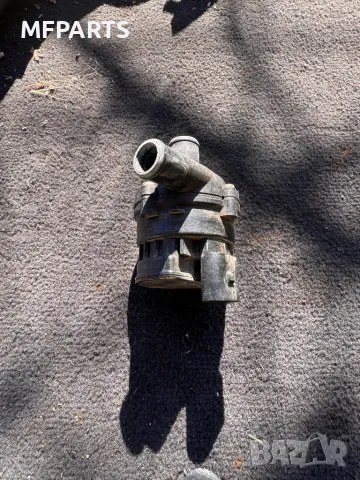 Допълнителна водна помпа за Mercedes E class W211 , снимка 2 - Части - 47719399