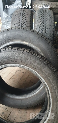Зимни гуми 185/60/15, снимка 2 - Гуми и джанти - 52087536