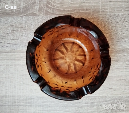 Пепелник стъклен от 80-те години , снимка 5 - Други ценни предмети - 53111915