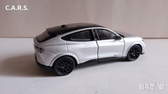 Welly 2023 Ford Mustang Mach E-GT Silver - 1:34-39, снимка 4 - Колекции - 53368542