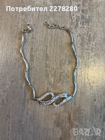 Сребърна гривна с циркониеви камъчета