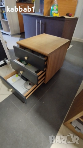 Шкафче на колела - контейнерз а бюро със заключване 47/41/51см, снимка 2 - Шкафове - 53275850