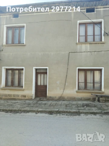 Продавам къща в село Ломец